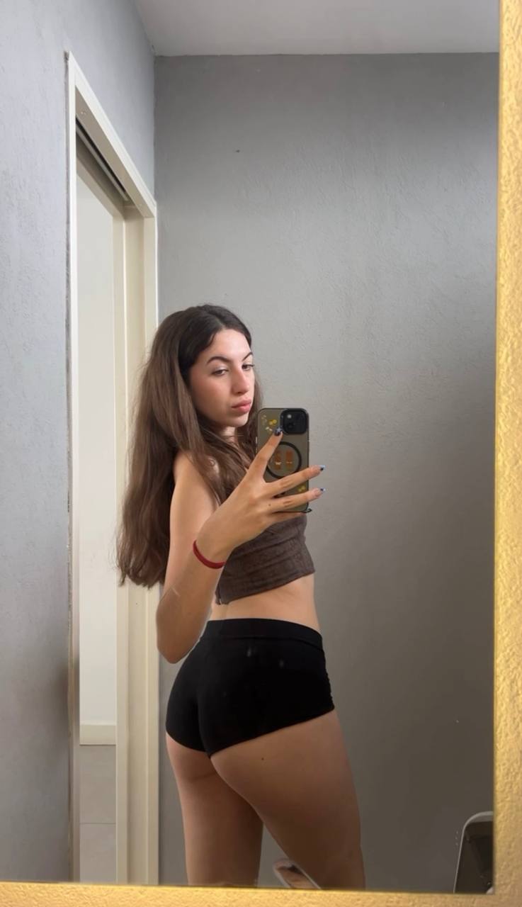 Amber in her underwear in Makasar