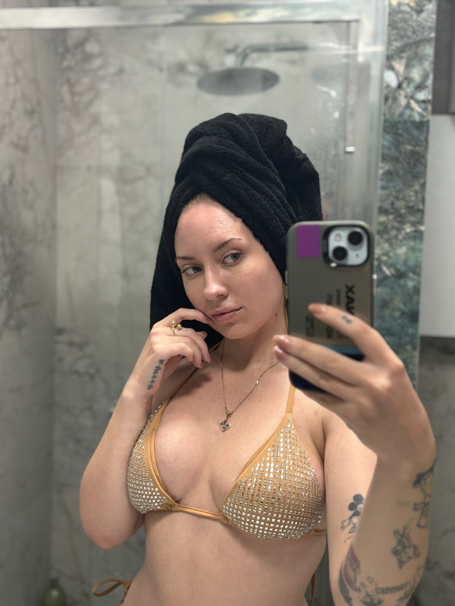 Nude girl KateV in Makasar