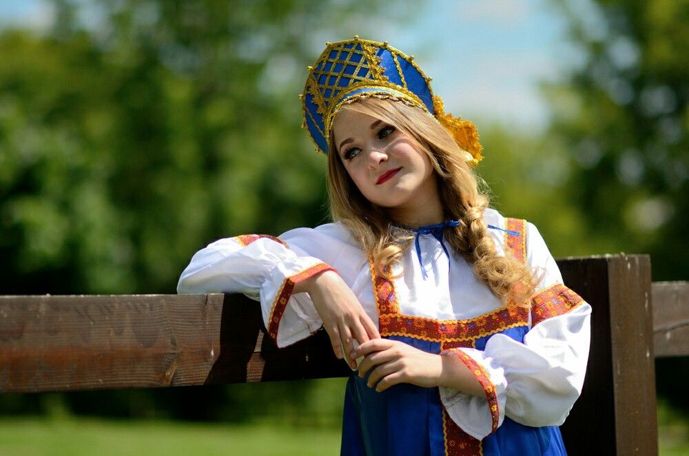Photo Slavic girls in Makasar