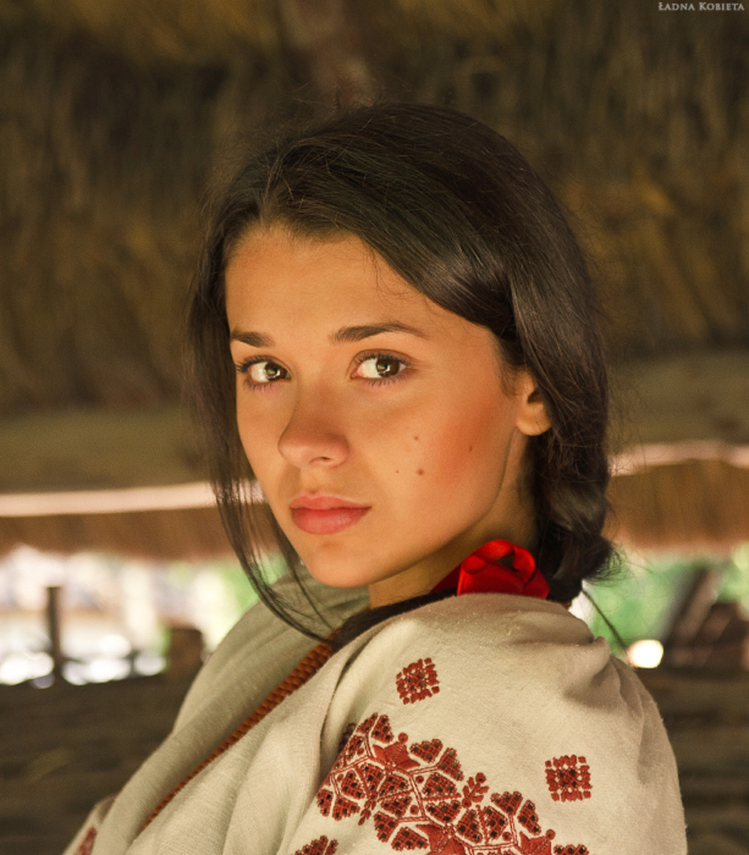 Girls in Slavic costumes in Makasar