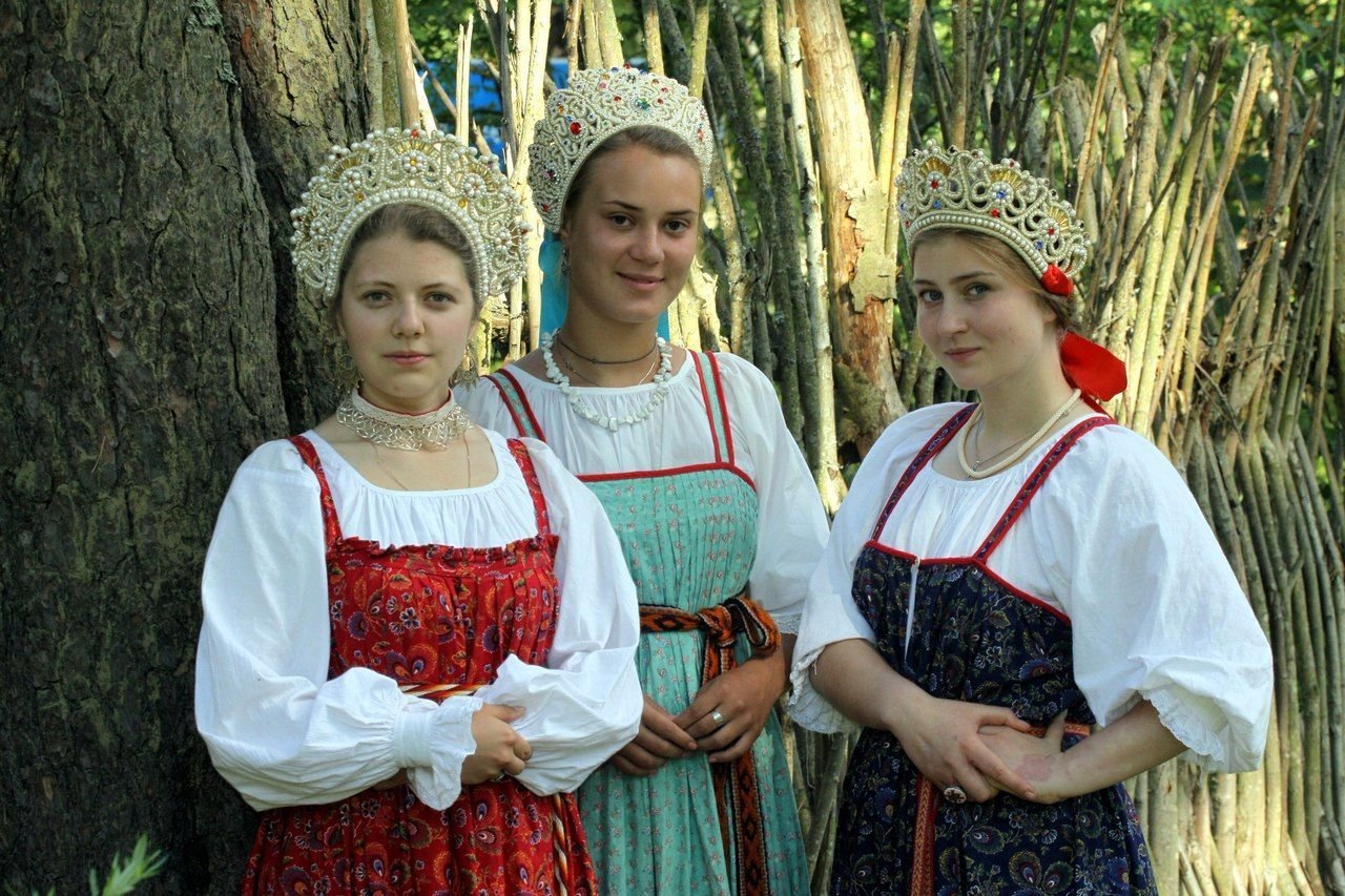 Sexy model Girls in Slavic costumes in Makasar
