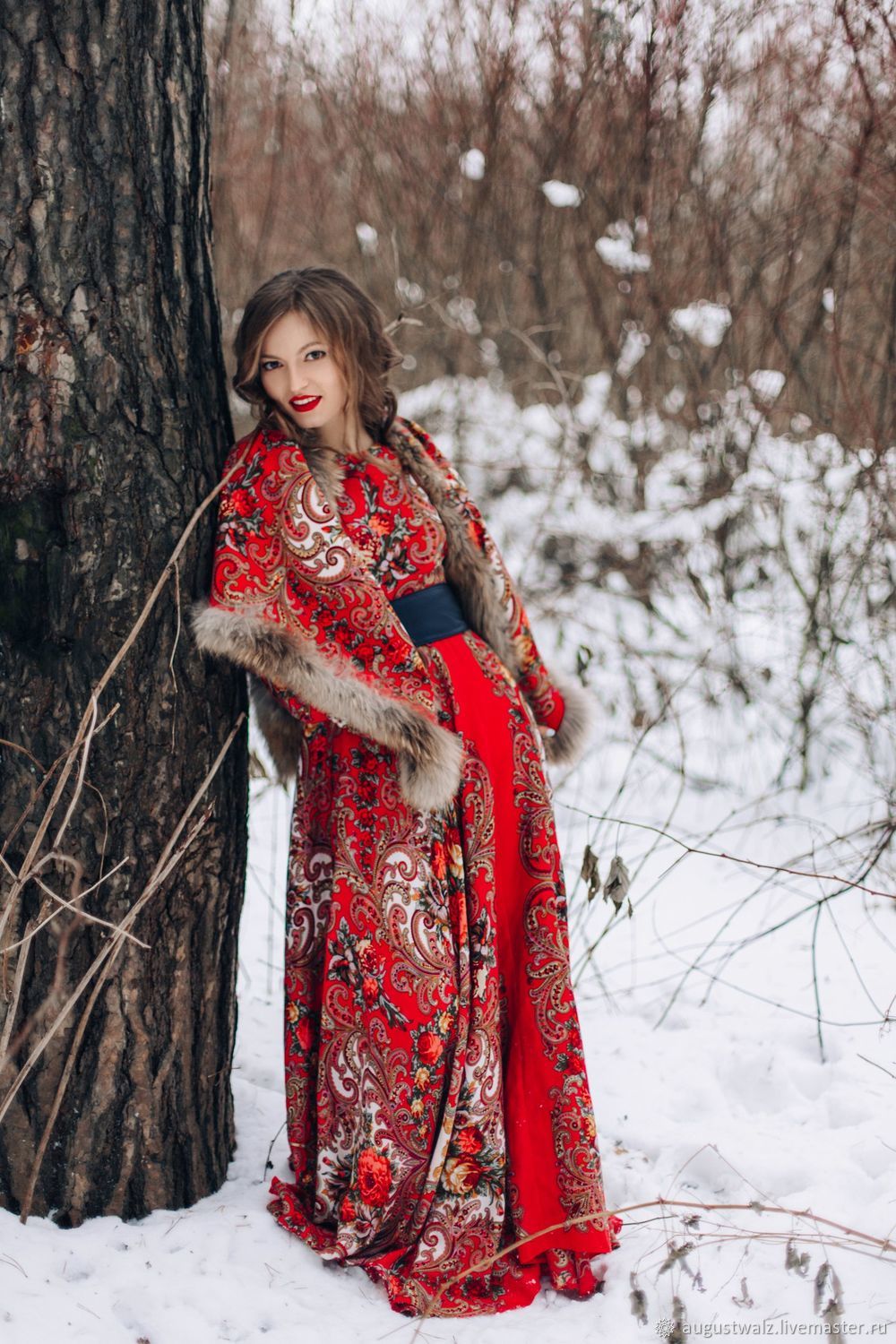 Photo Girls in Slavic costumes in Makasar