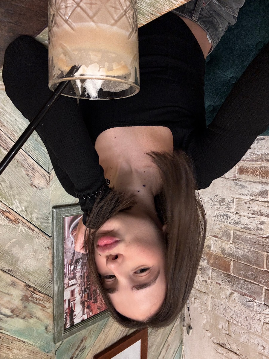 Fresh photos, fresh mood — Tina online in Makasar